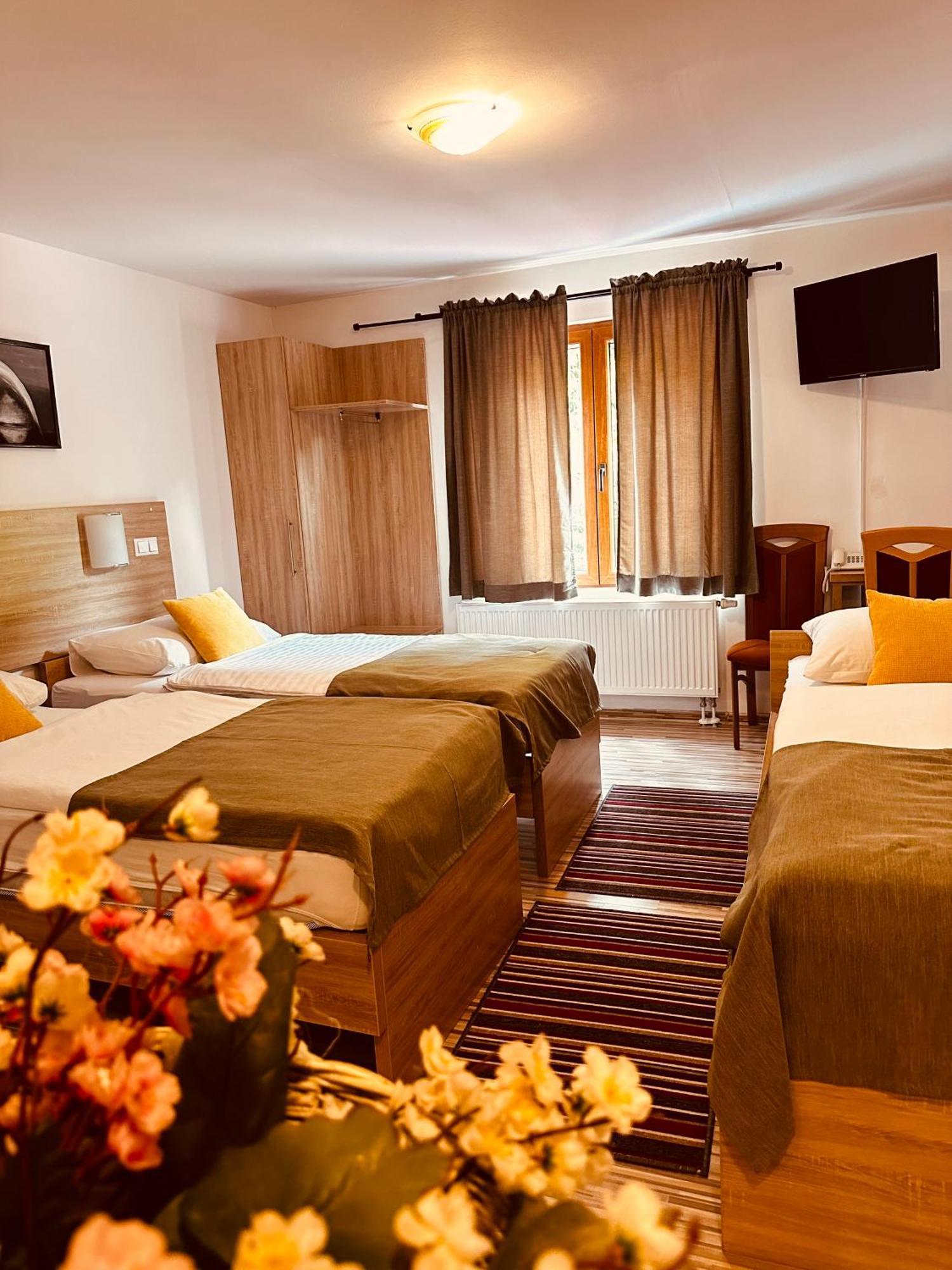 Motel Stovrela ซาซิน ภายนอก รูปภาพ