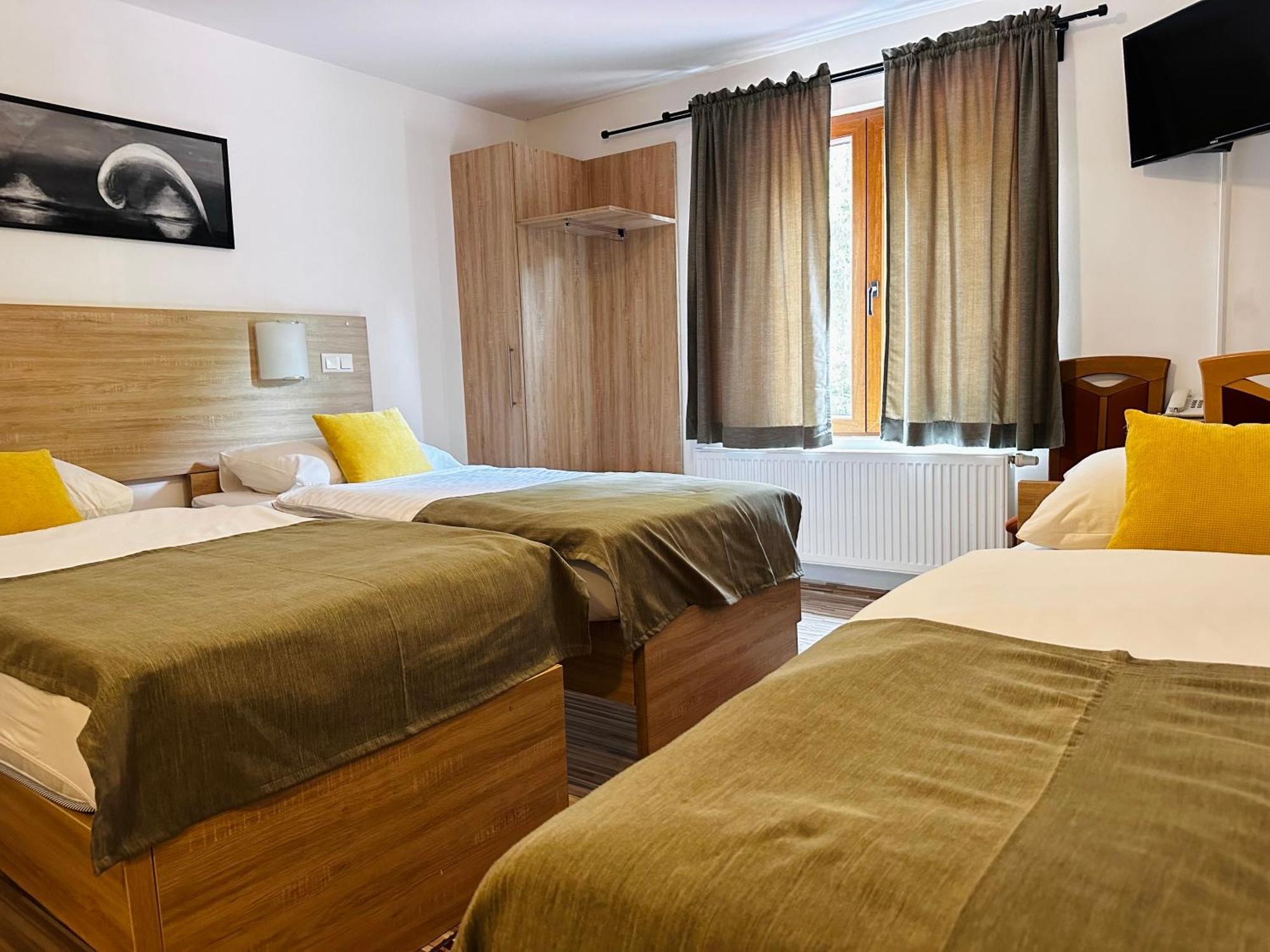 Motel Stovrela ซาซิน ภายนอก รูปภาพ