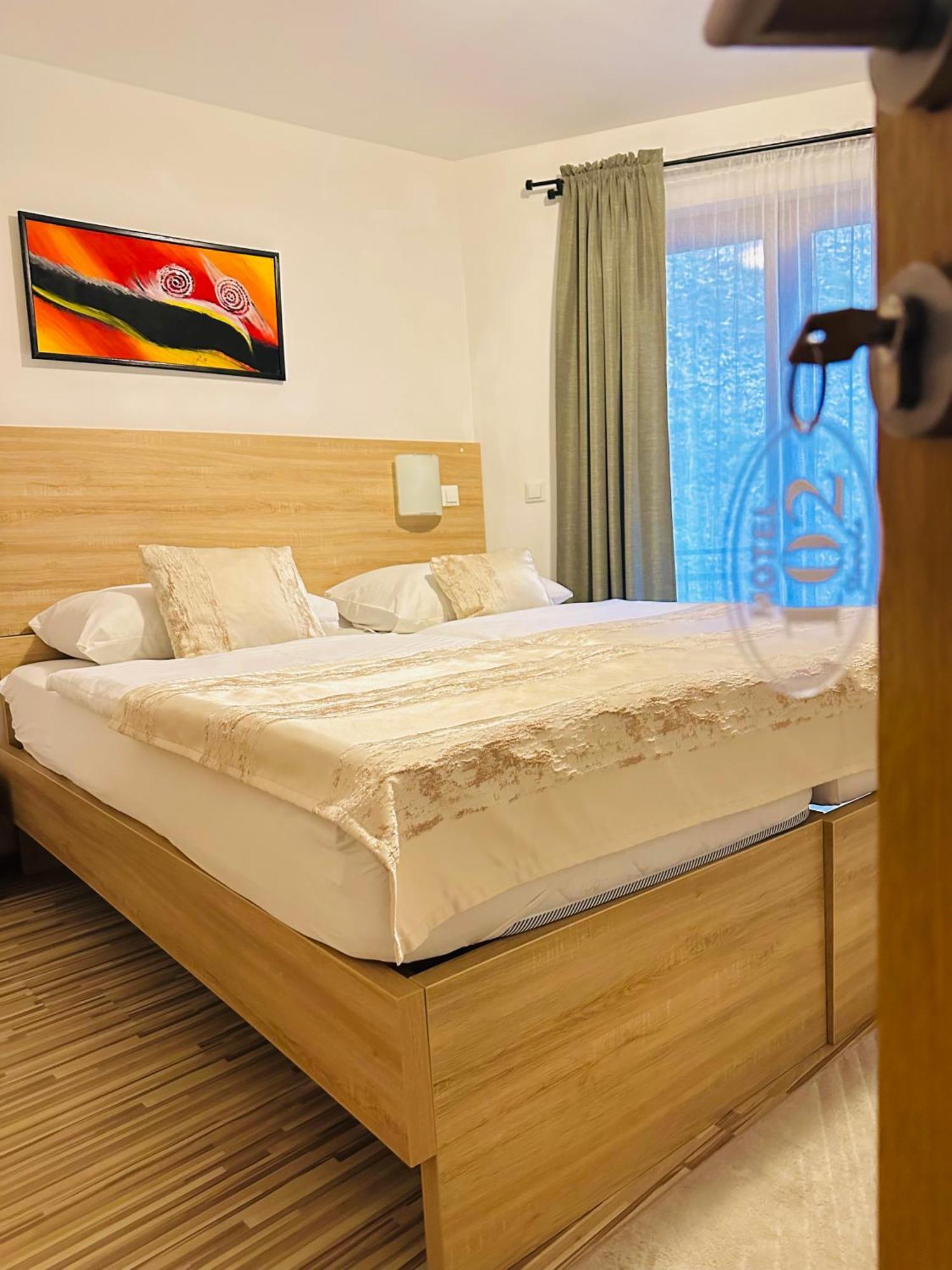 Motel Stovrela ซาซิน ภายนอก รูปภาพ