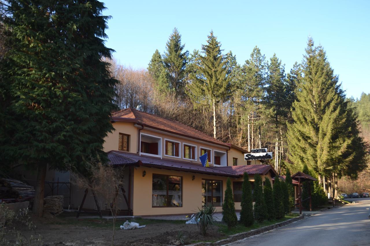 Motel Stovrela ซาซิน ภายนอก รูปภาพ